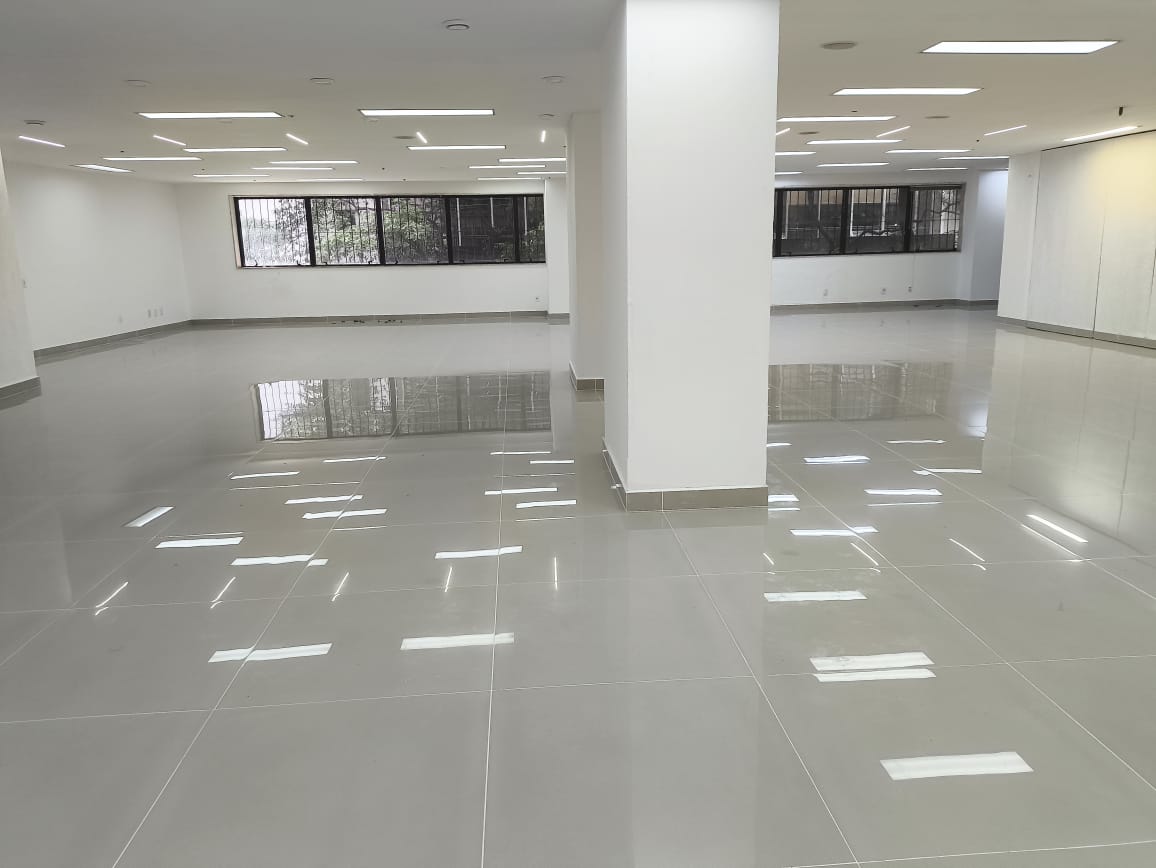 Sala Comercial à Venda no Centro do RJ – Andar Inteiro